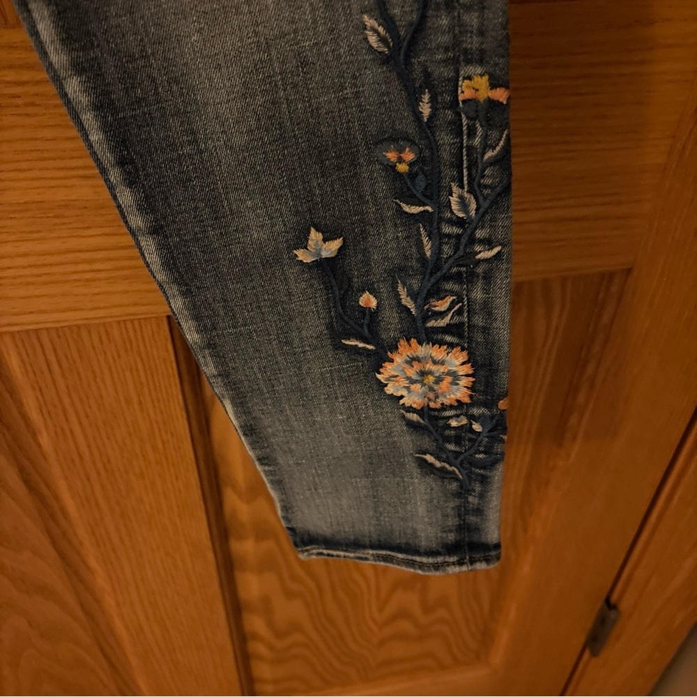 DRIFTWOOD Jackie High Rise Blue Floral Embroidered Skinny Jeans - Picture 4 of 8
